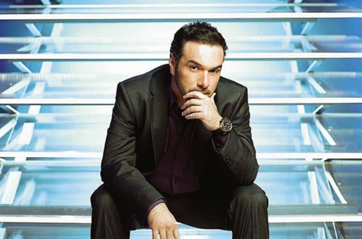 Ο Αρναούτογλου μιλά στο Newsit για τις περικοπές στο συμβόλαιό του