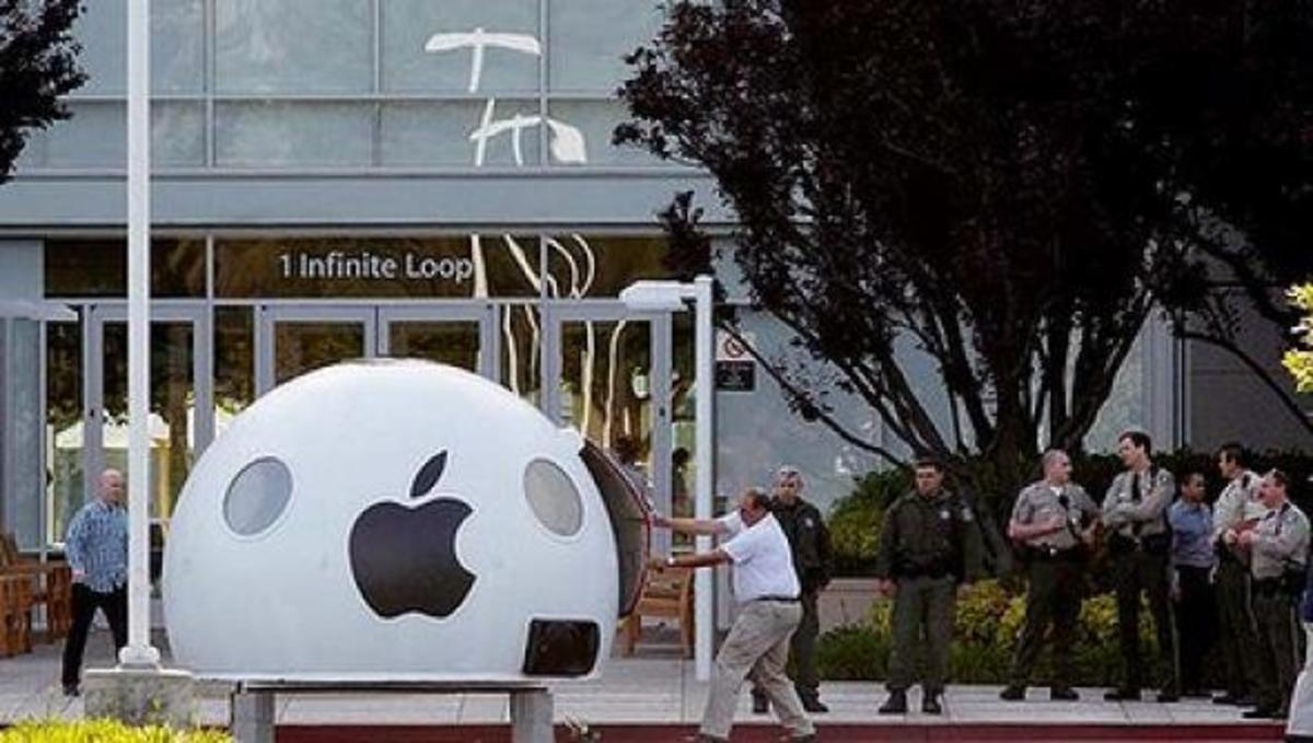 Δείτε την Greenpeace να διαμαρτύρεται έξω από την Apple!