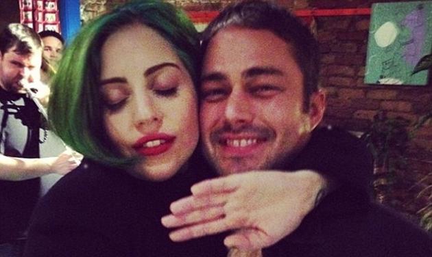 Lady Gaga: To τρυφερό φιλί με τον σύντροφό της που ανέβασε στο Instagram!