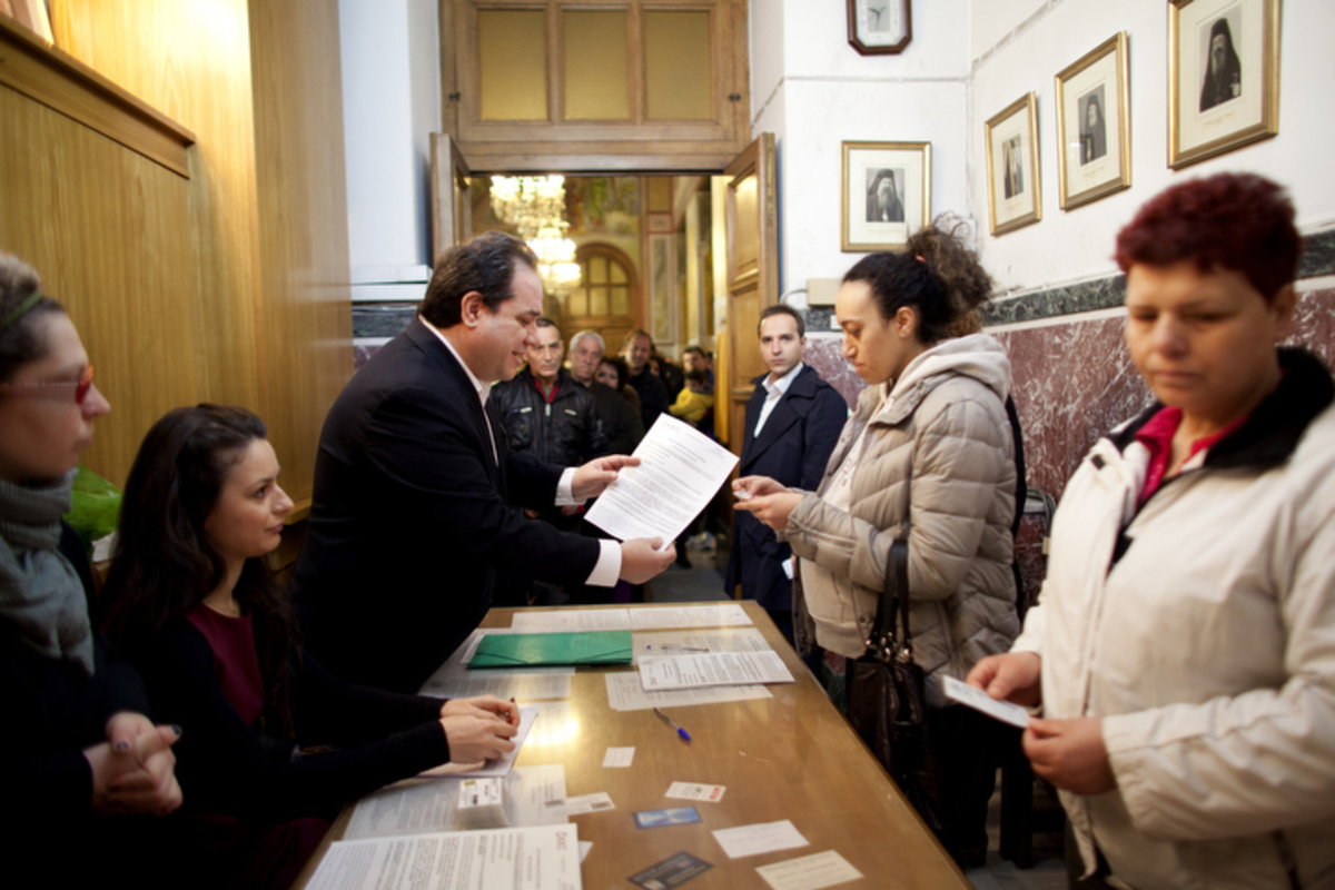 Φρέσκα τρόφιμα σε 1.100 νέες οικογένειες με παιδιά από την Αρχιεπισκοπή Αθηνών