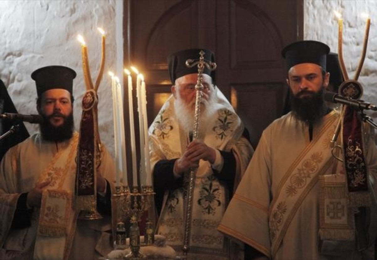 Ο Αρχιεπίσκοπος τα «έψαλλε» στους αλαζόνες υπουργούς