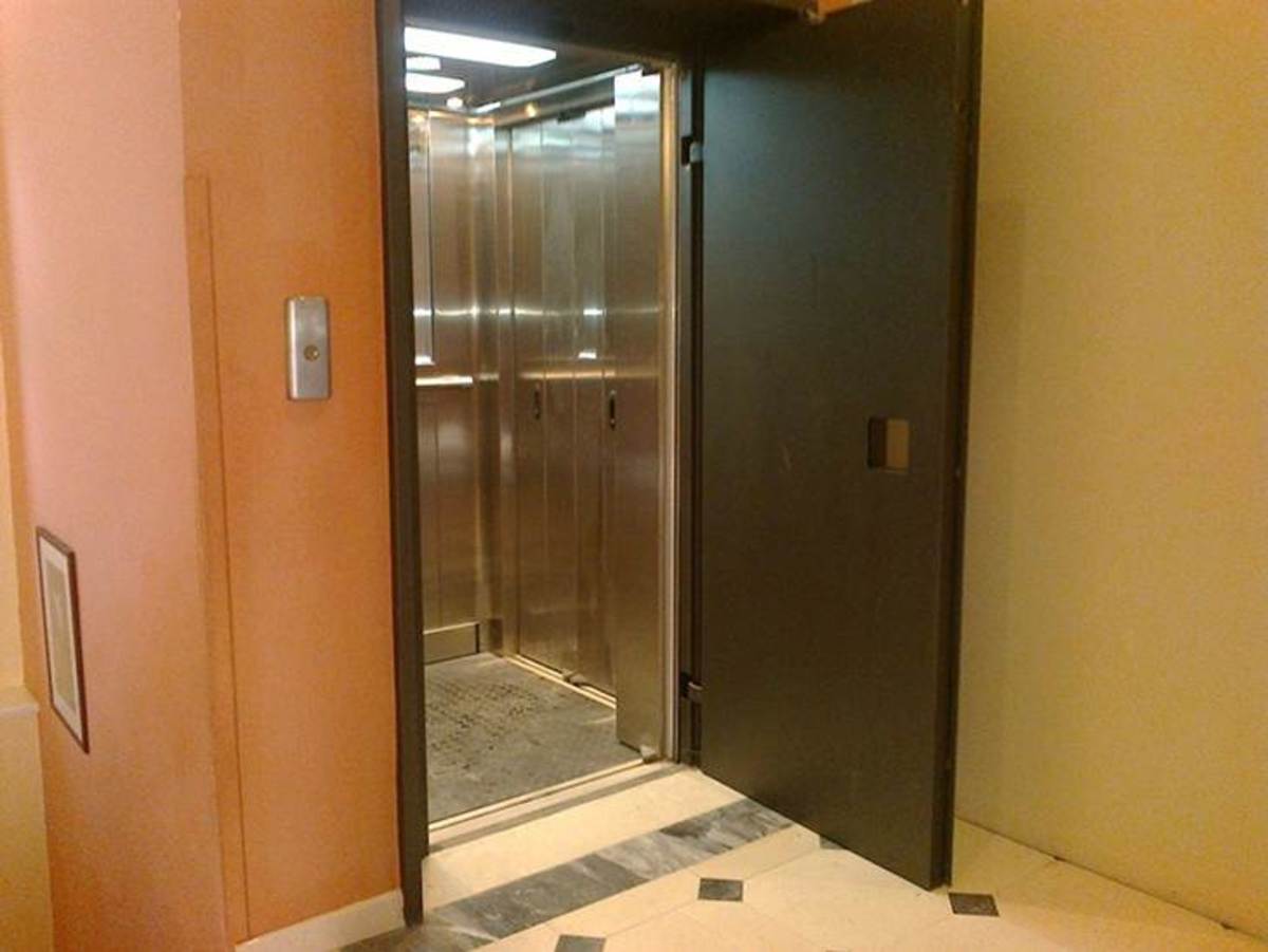 Κέρκυρα: Σε λειτουργία το ασανσέρ του δημαρχείου μετά από… πέντε χρόνια!