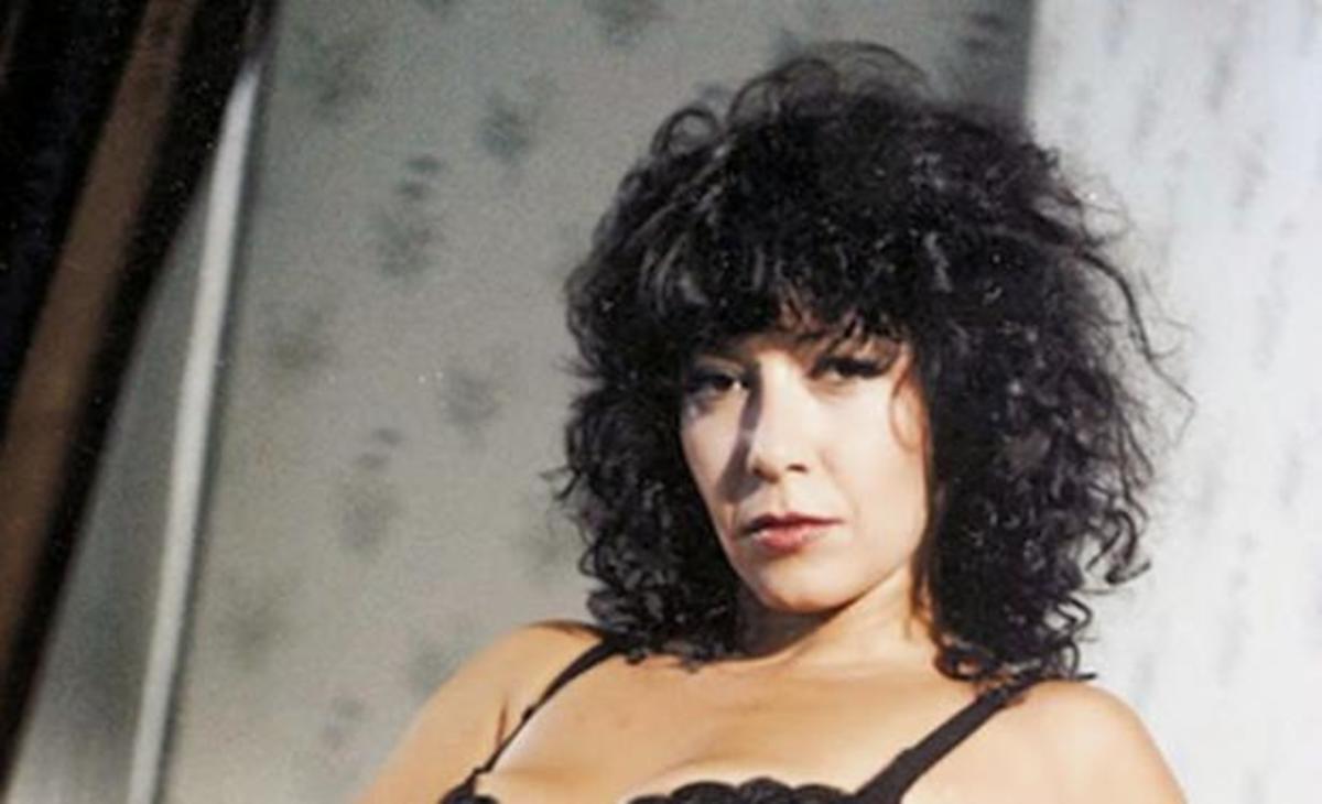 Βίνα Ασίκη: Δείτε πως είναι σήμερα το sex symbol του ΄80!
