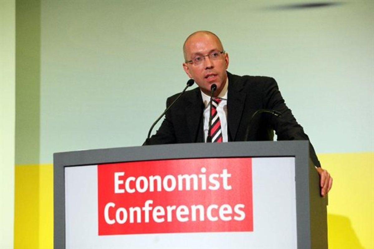 Άσμουσεν: Λάθος η συζήτηση για νέο κούρεμα του ελληνικού χρέους