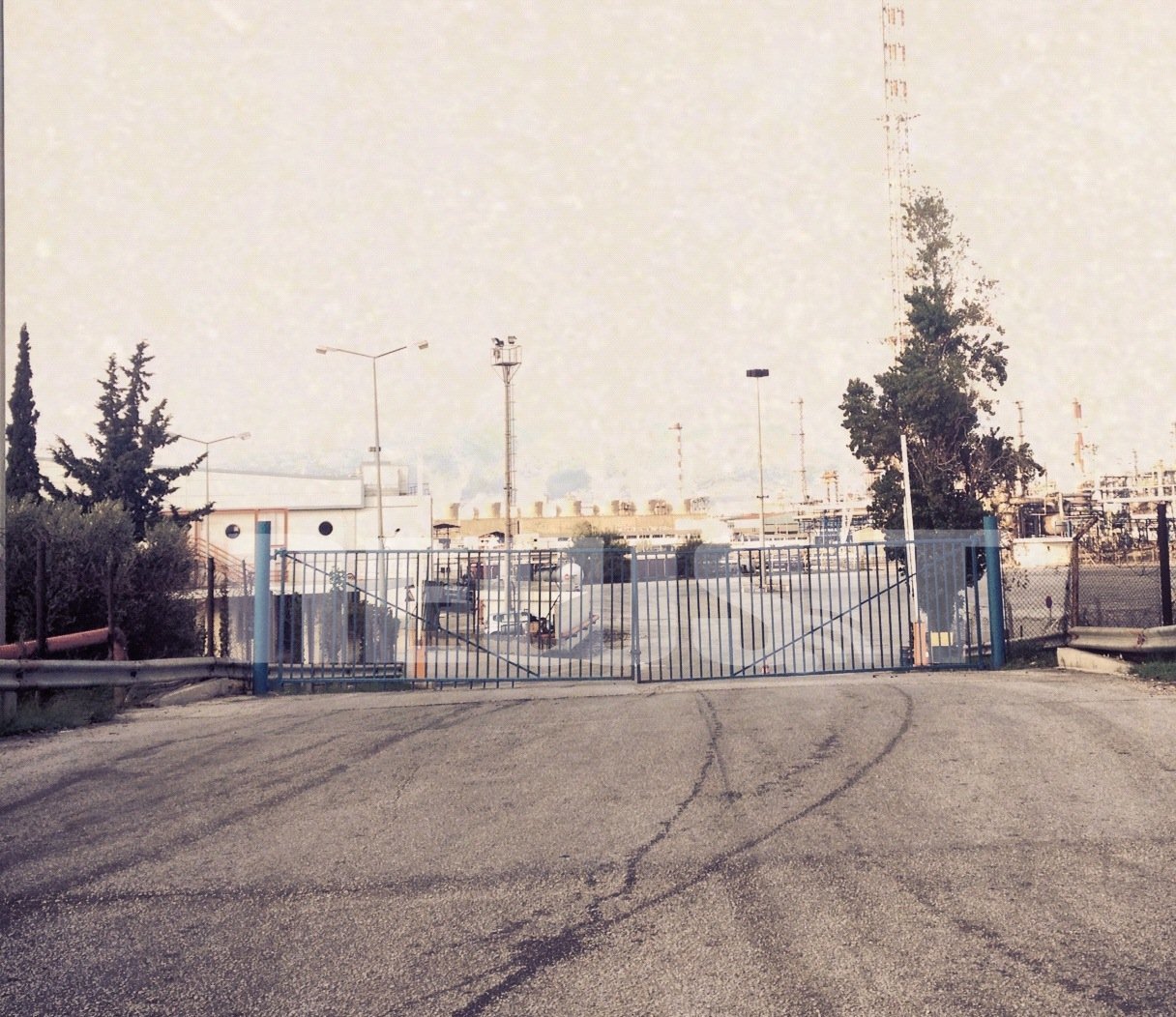 Λήστεψαν με καλάσνικοφ τα διυλιστήρια Ασπροπύργου – Φωτο NewsIt