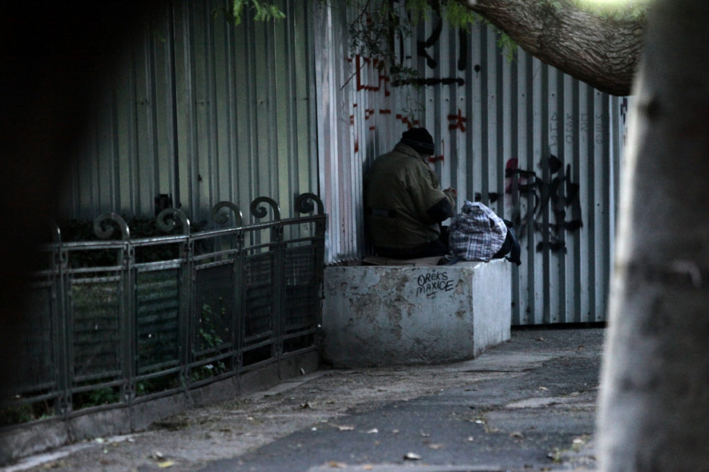 Δήμος Αθηναίων: Δημιουργεί δομή για άστεγες μονογονεϊκές οικογένειες