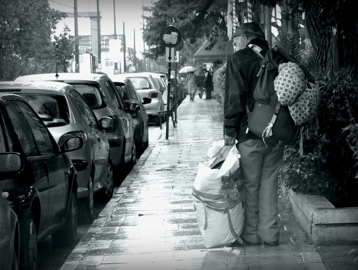Ανοικτοί χώροι για φιλοξενία αστέγων στον Πειραιά ενόψει της κακοκαιρίας
