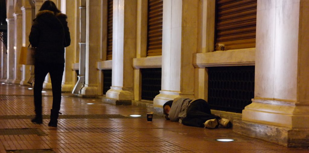 Δωρεάν μπάνιο, κούρεμα και ξύρισμα θα προσφέρει το Βατικανό στους άστεγους