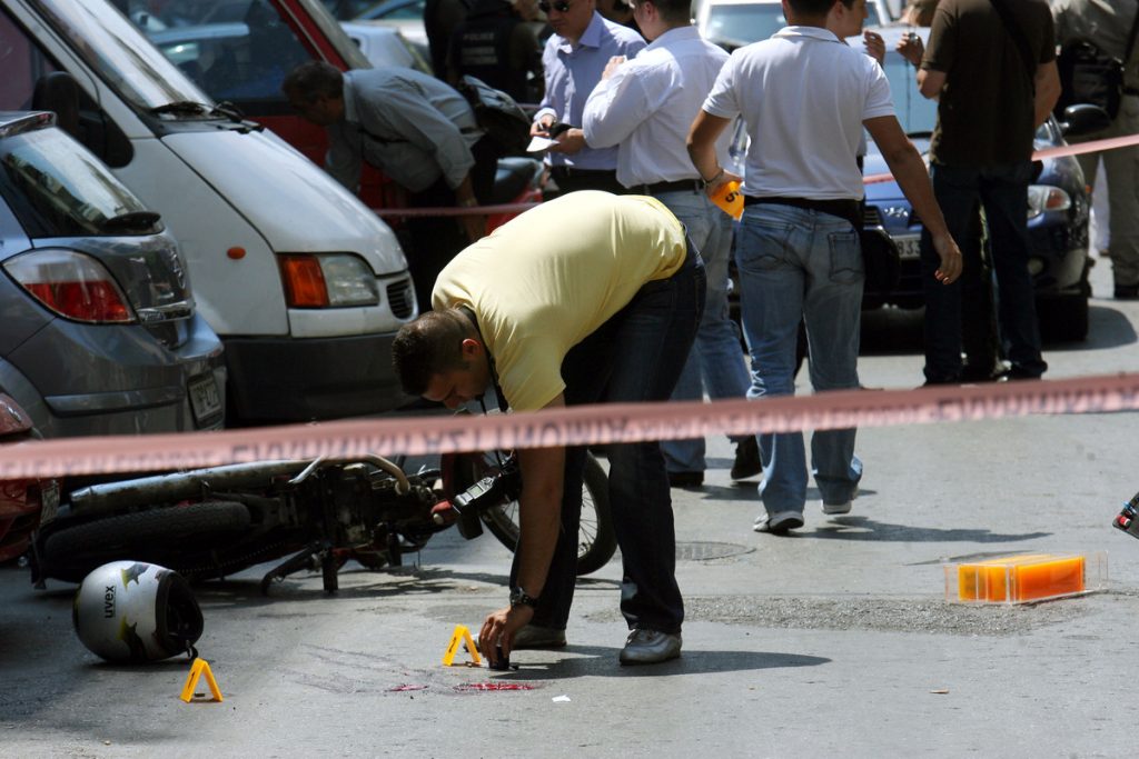 Συναγερμός στα Ιλίσια! Άγνωστος πυροβόλησε αστυνομικούς