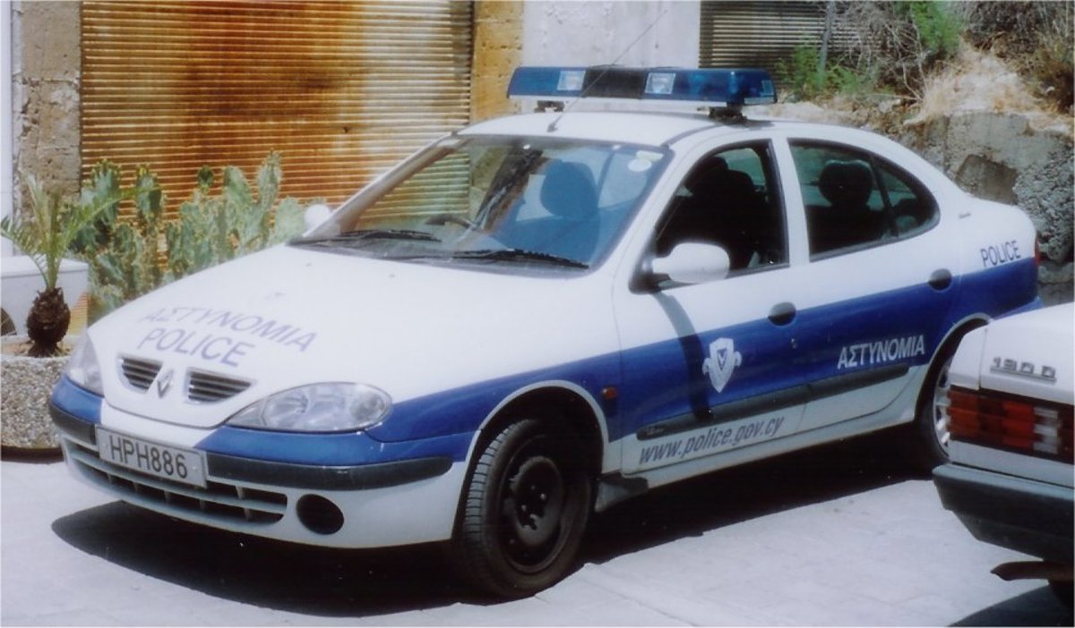 Της είπε ένα αστείο και εκείνη τον μαχαίρωσε με δύο κουζινομάχαιρα