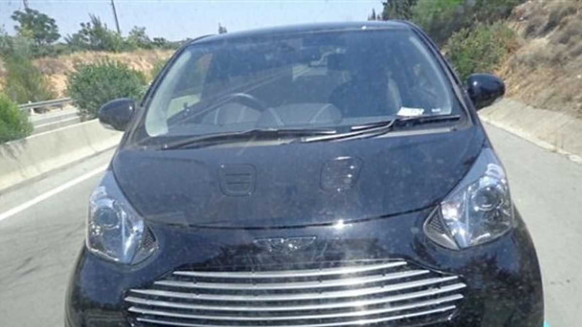 Έκλεισε θέση σε αεροπλάνο για το αυτοκίνητό του! ΦΩΤΟ