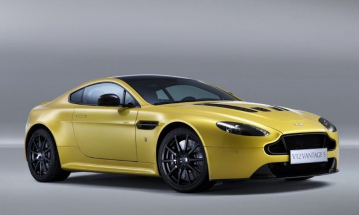 «Όχι» στα υβριδικά, «ναι» στους V12 από την Aston Martin