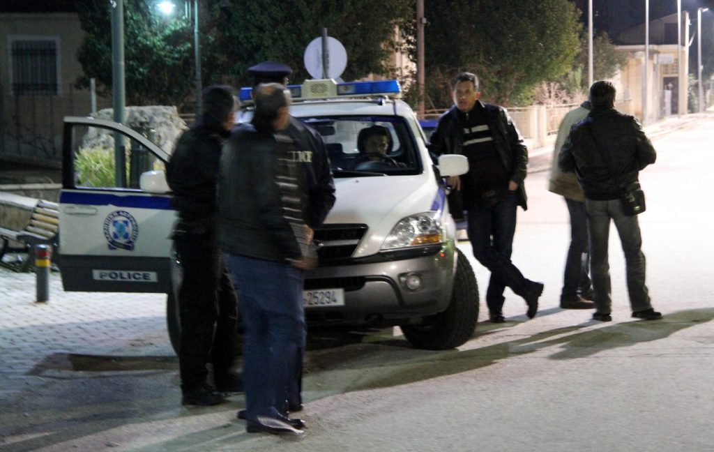 Γιος στελέχους κόμματος και αστυνομικού εμπλέκονται στην επίθεση στα Καμίνια