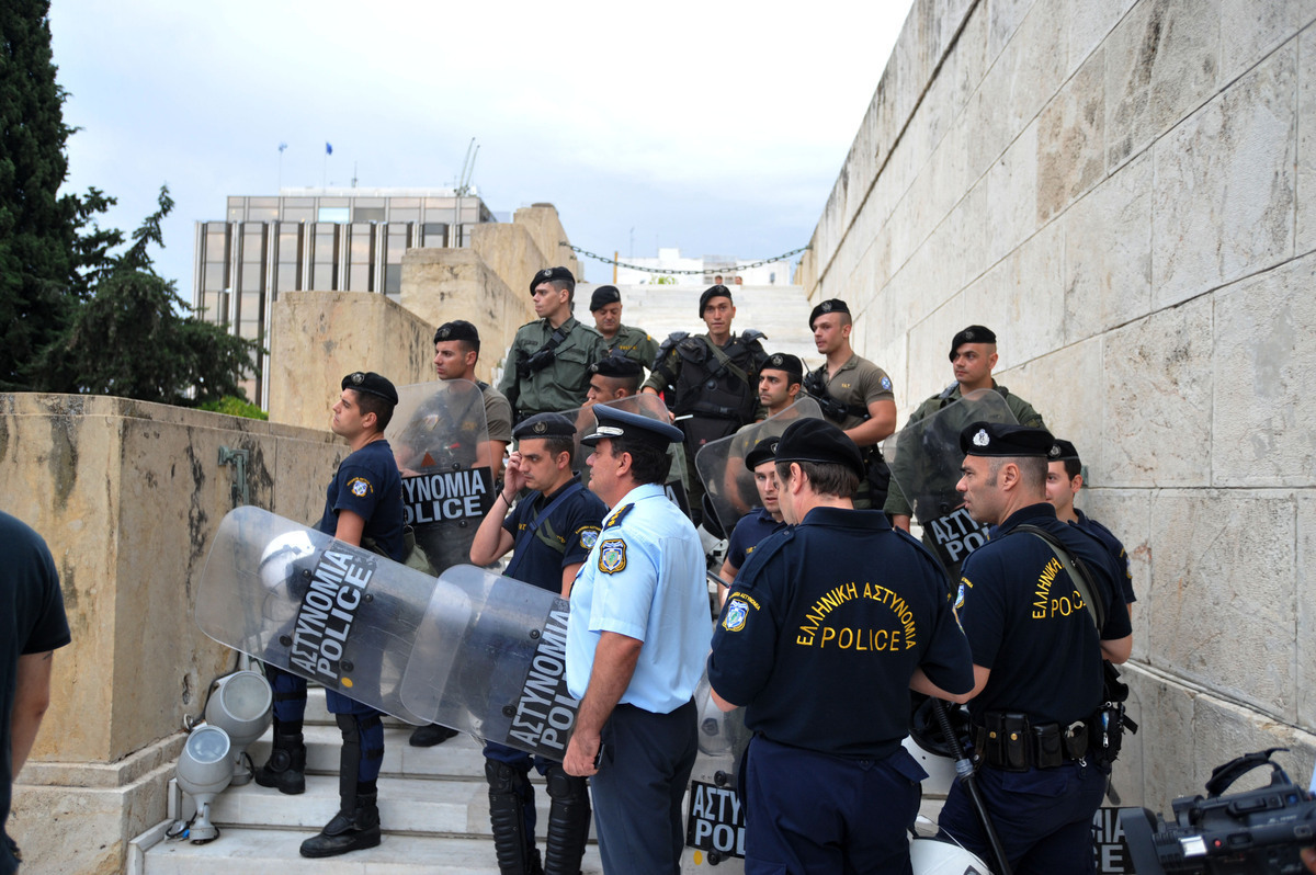 Και ξαφνικά επέστρεψαν οι αστυνομικοί στον Άγνωστο! – ΦΩΤΟ