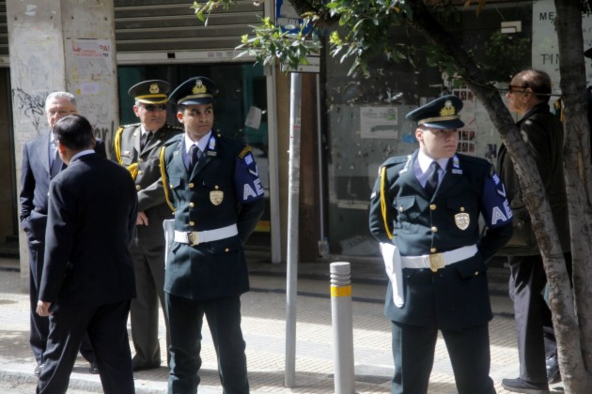 Το “ντεμπούτο” της “μαυροφορεμένης” Αστυνομίας Ενόπλων Δυνάμεων!