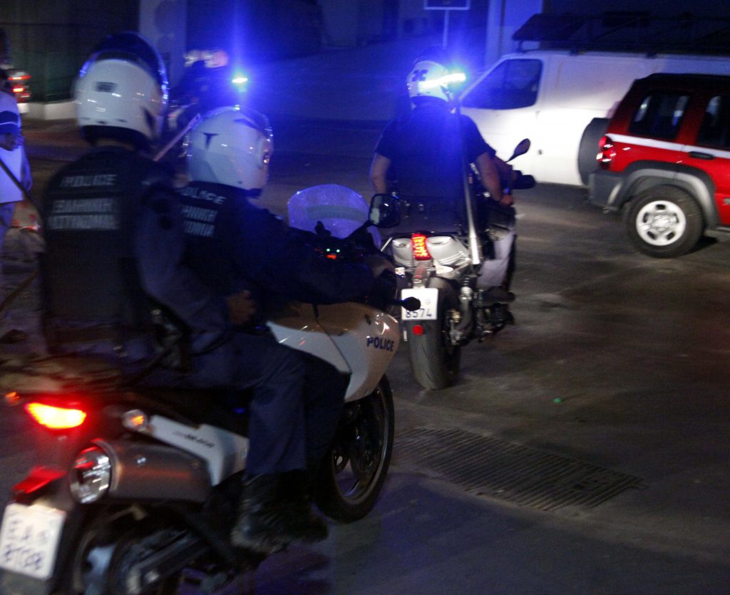Εμπρηστική επίθεση σε πολυκατοικία στο Φάληρο