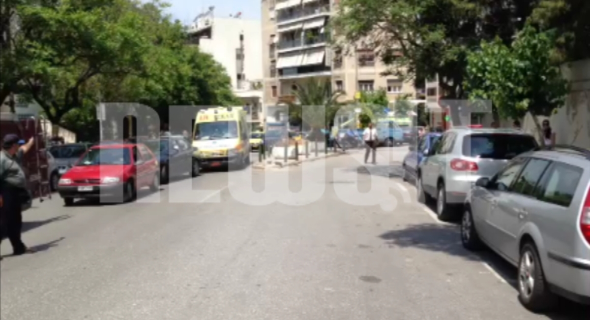 Ασθενοφόρο με μαχαιρωμένο παιδί