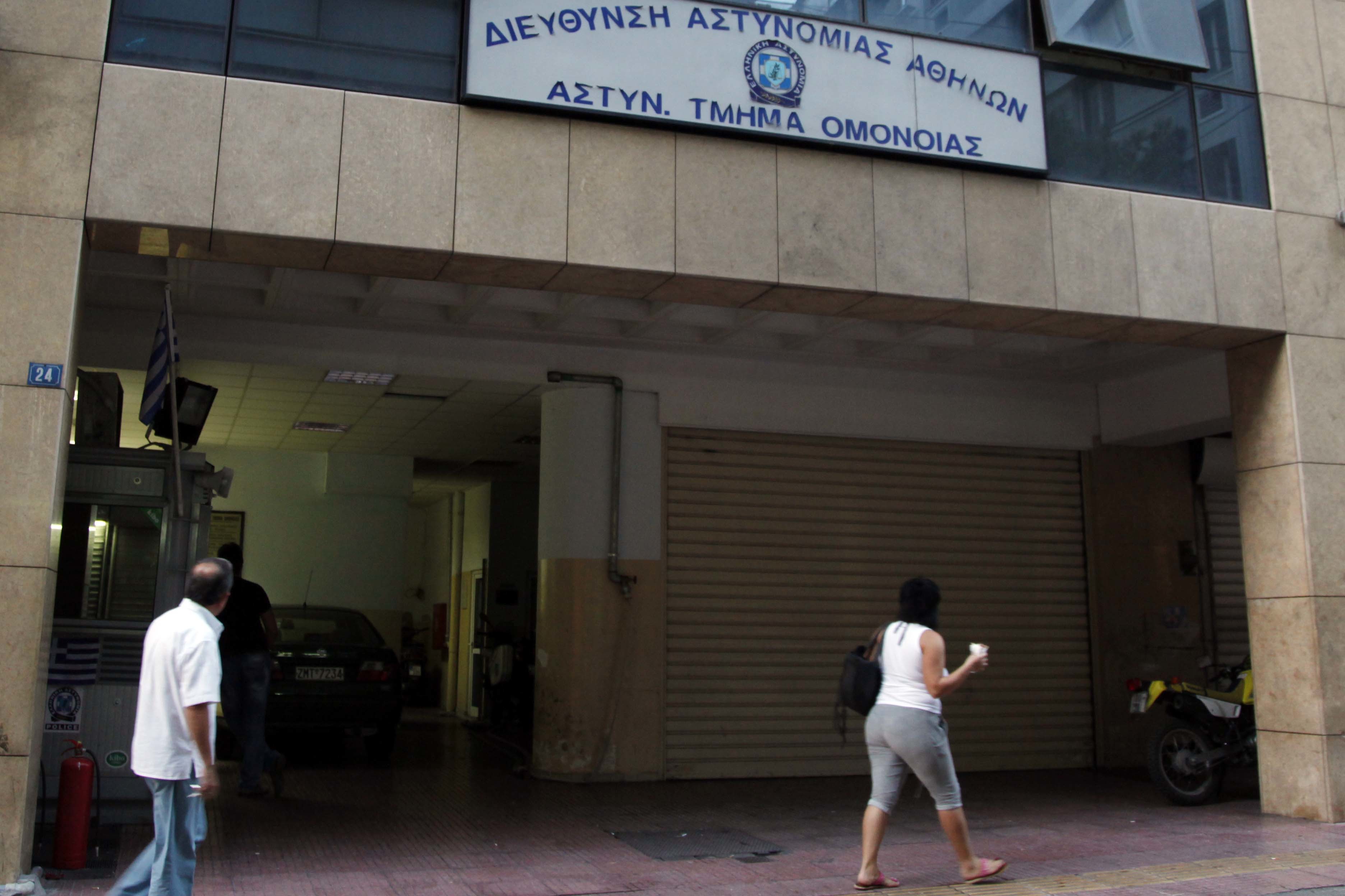 Ανοικτά πιο πολλές ώρες τα Α.Τ. για την έκδοση ταυτοτήτων