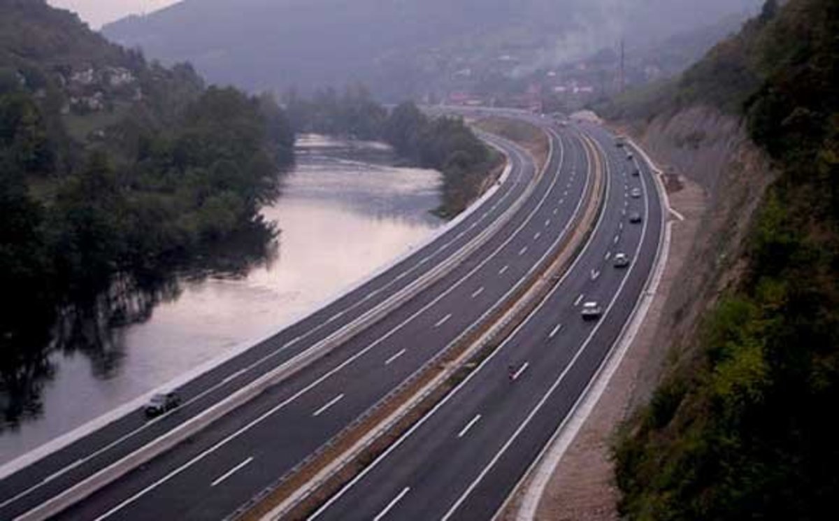 Βοσνία-Ερζεγοβίνη: Τον Σεπτέμβριο η πρώτη σύνδεση της χώρας στο ευρωπαϊκό δίκτυο αυτοκινητοδρόμων