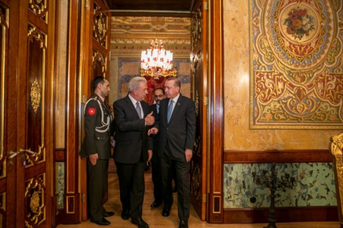 Πώς και γιατί έγινε το τετ α τετ Ερντογάν – Αβραμόπουλου