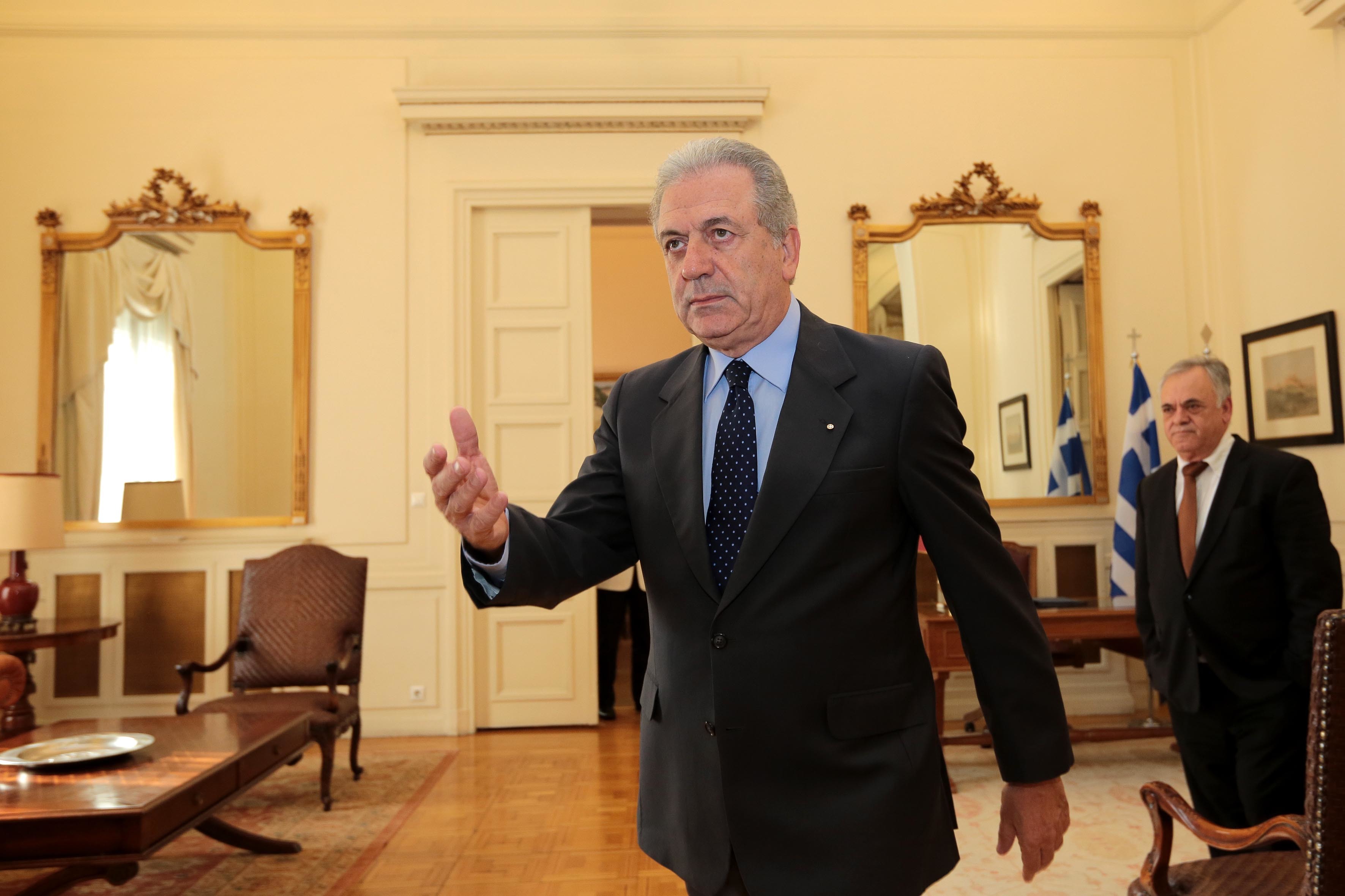 Στην Τουρκία ο Αβραμόπουλος – Προετοιμασίες για την επίσκεψη Σαμαρά
