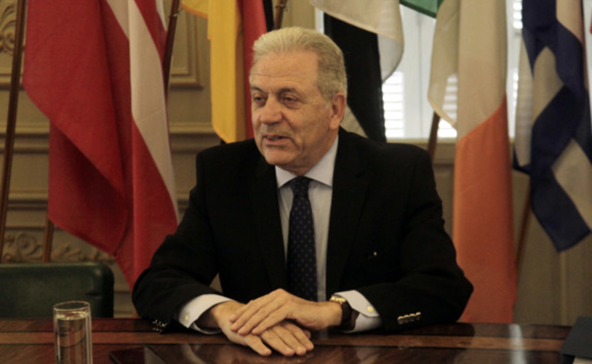 Αβραμόπουλος: “Να μην ξαναζήσουμε τον κίνδυνο του υποβιβασμού στην Ευρώπη”