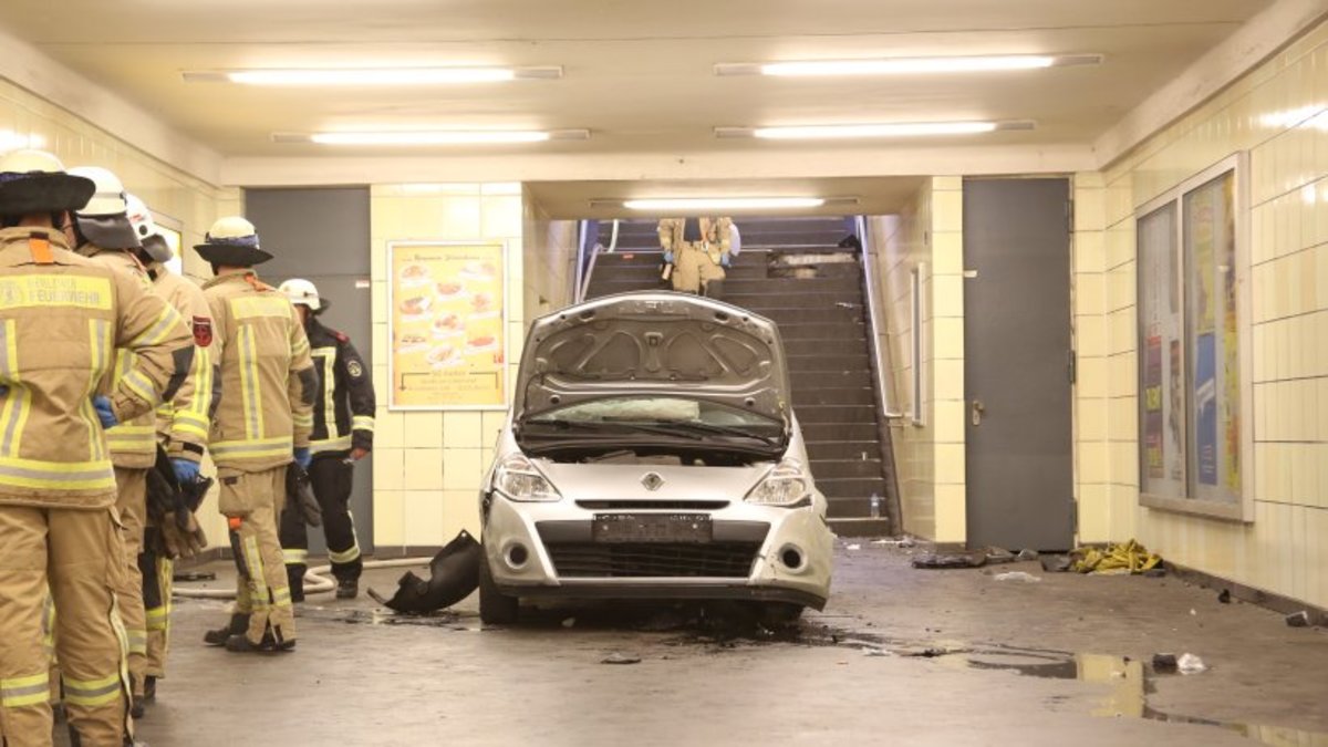 Τρόμος στο Βερολίνο! Αυτοκίνητο μπήκε σε σταθμό του μετρό – Παρέσυρε 6 άτομα