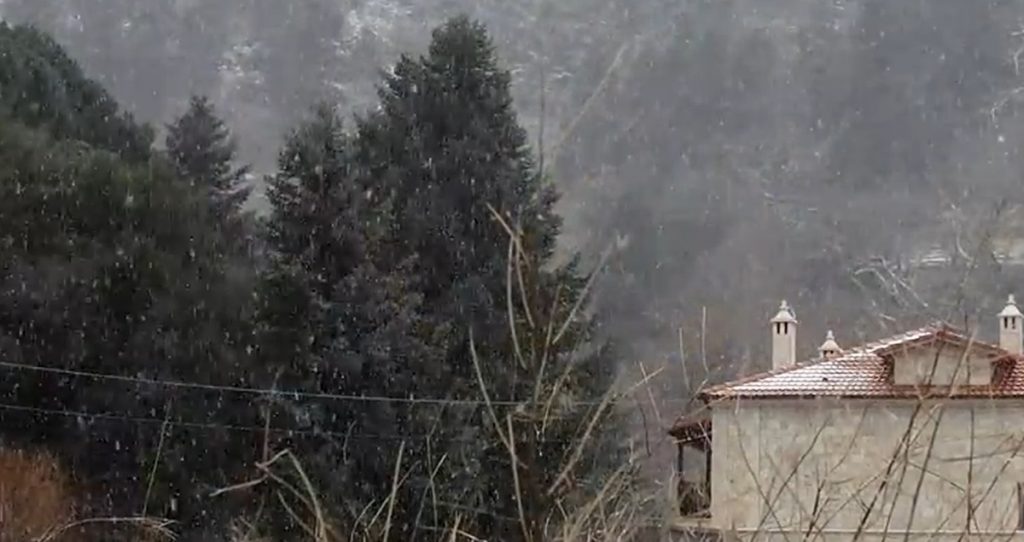Μαγικές εικόνες από την χιονισμένη Αχαία (ΒΙΝΤΕΟ)