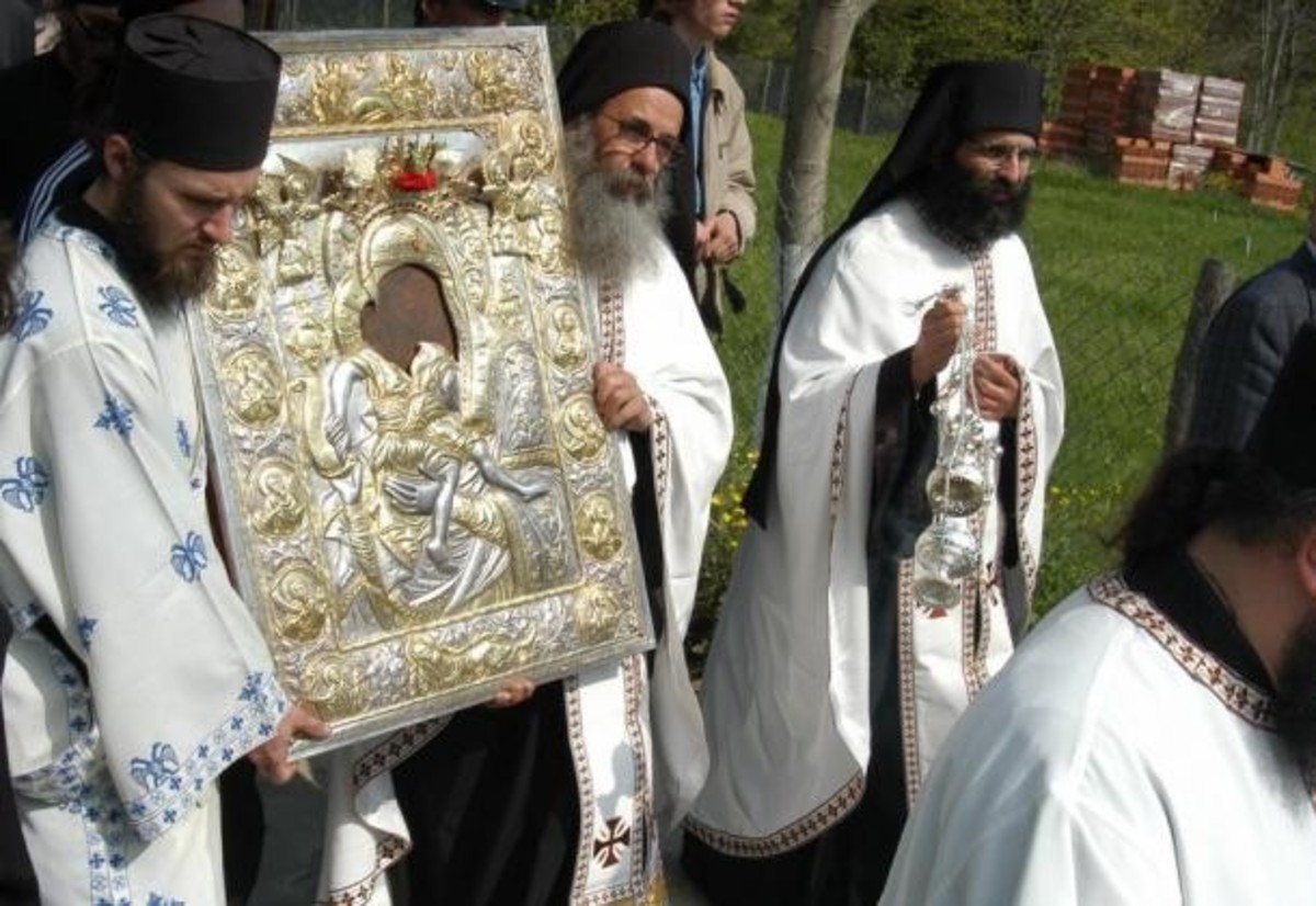 Ξέφραγο αμπέλι το Άγιο Όρος – Ένας αστυνομικός ανά δύο Μονές