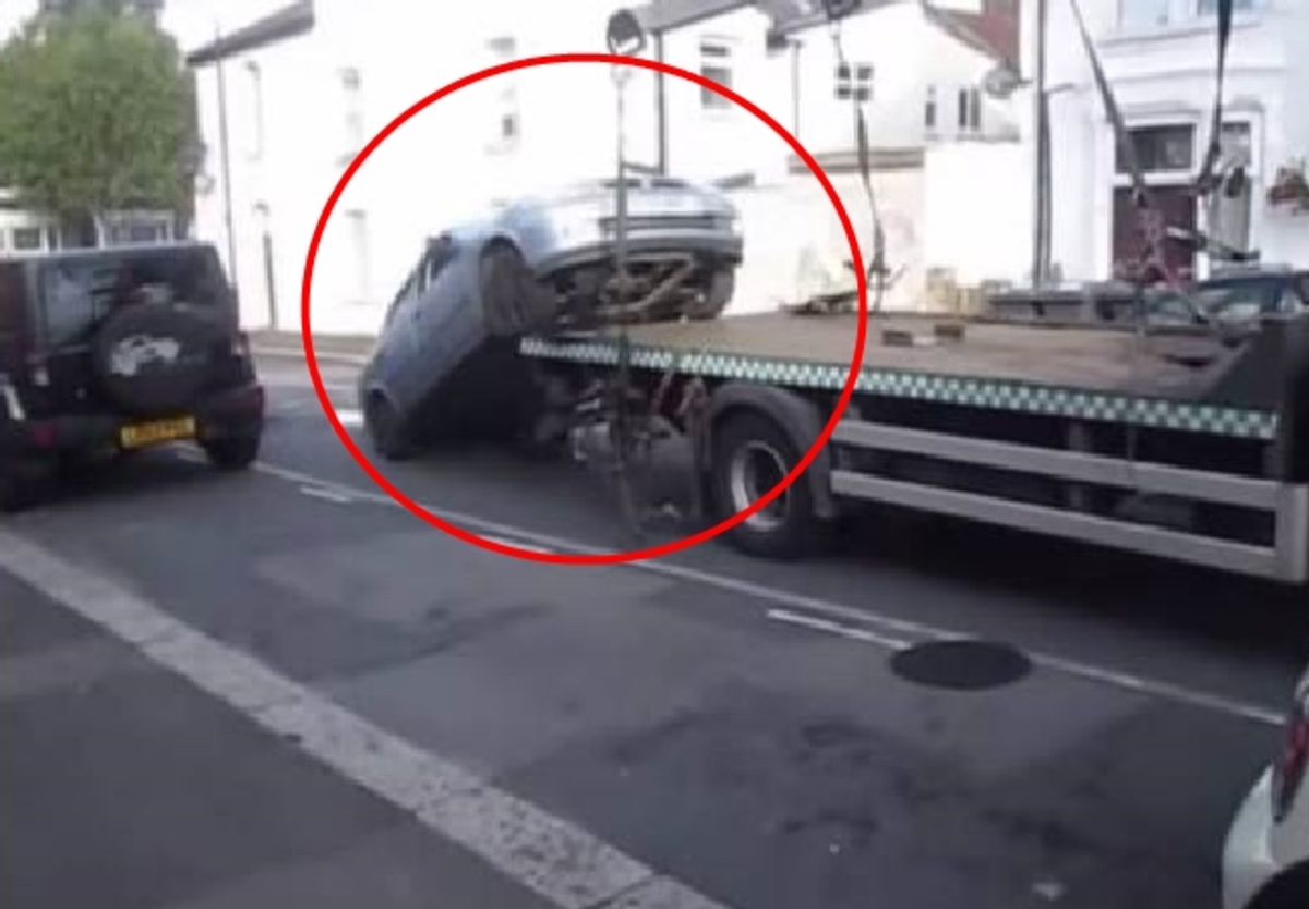Δε φαντάζεσαι τι κάνει αυτό το αυτοκίνητο στο γερανό! (βίντεο)