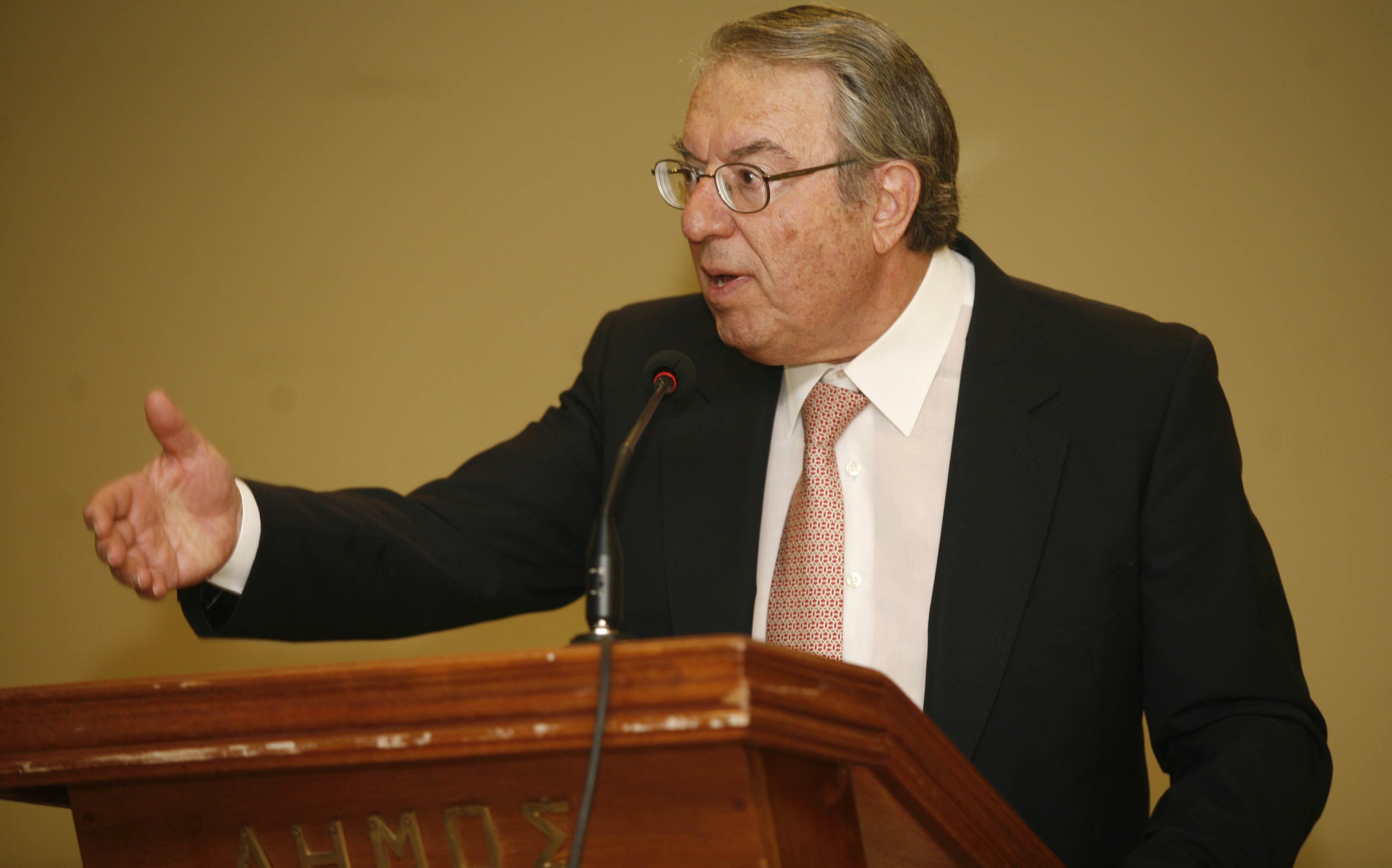 Μπαμπινιώτης: “Είμαι ένας απλός δάσκαλος, που βρίσκεται στην πιο κρίσιμη θέση, την πιο κρίσιμη περίοδο”