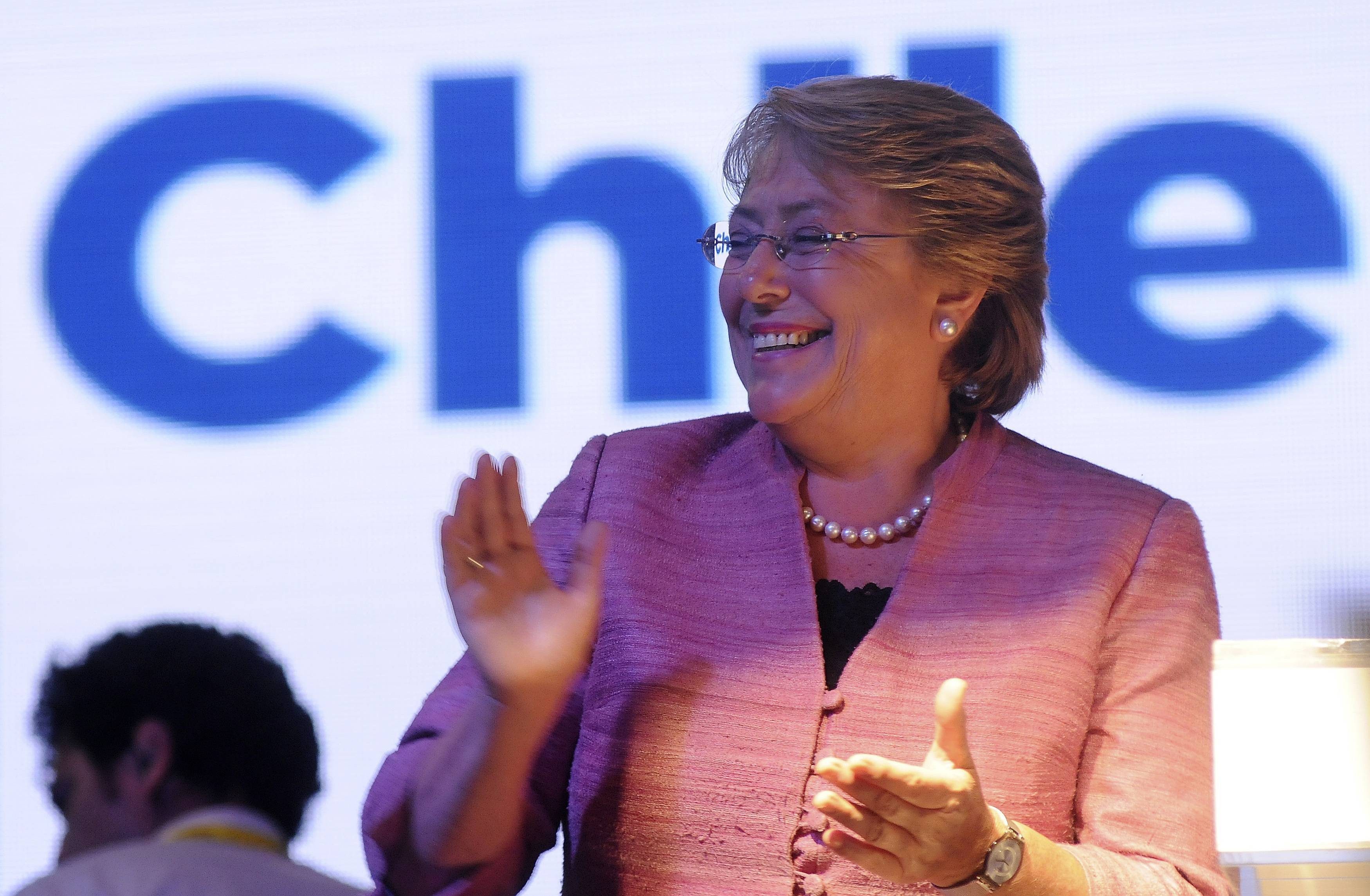 Χιλή: Προς επανεκλογή η Μπατσελέτ