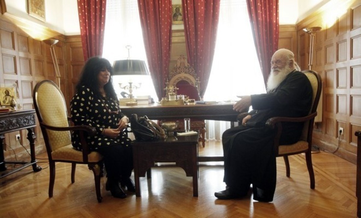 Η Άννα Βαγενά στο πλευρό των παιδιών της Αρχιεπισκοπής