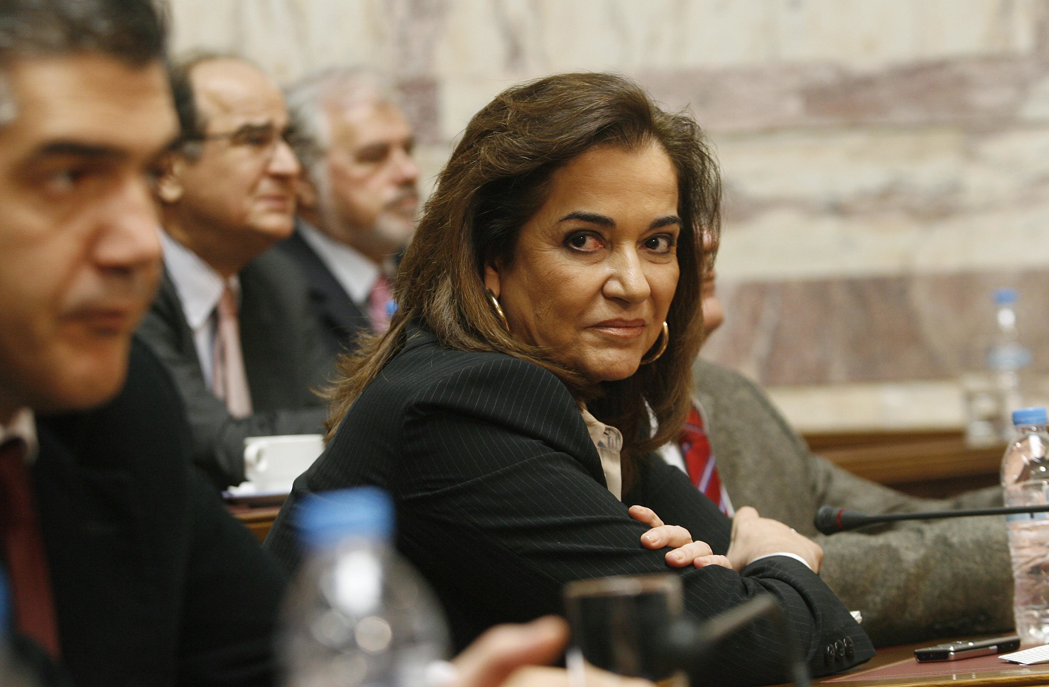 «Όχι» από τη Ντόρα Μπακογιάννη στη σύμβαση για τα λαχεία