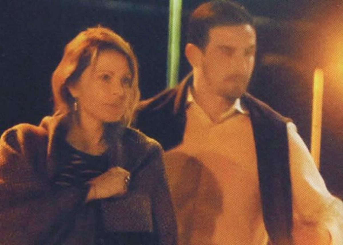 Τζένη Μπαλατσινού: Ρομαντικό δείπνο στη Σαρωνίδα με τον κούκλο σύντροφό της!