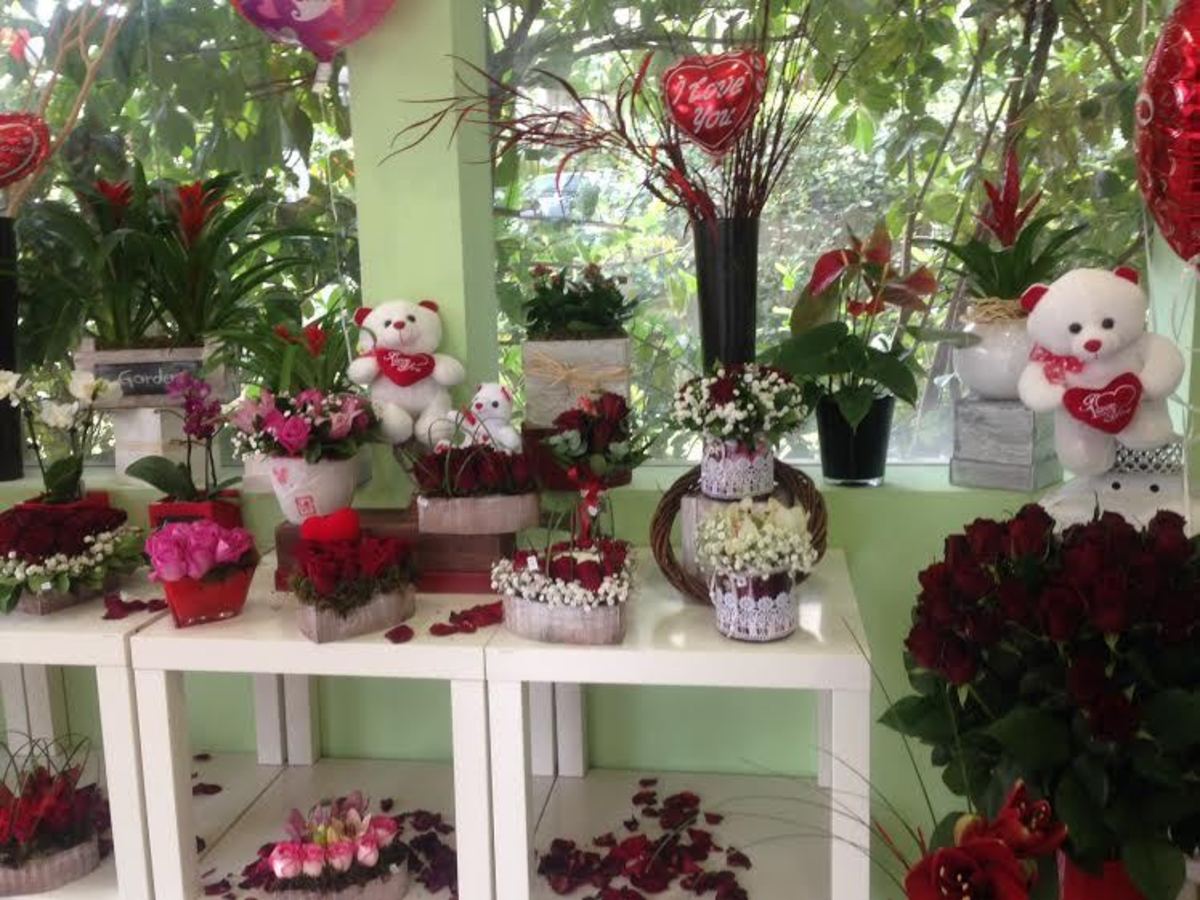 “Λουλουδοπόλεμος” για τον Άγιο Βαλεντίνο