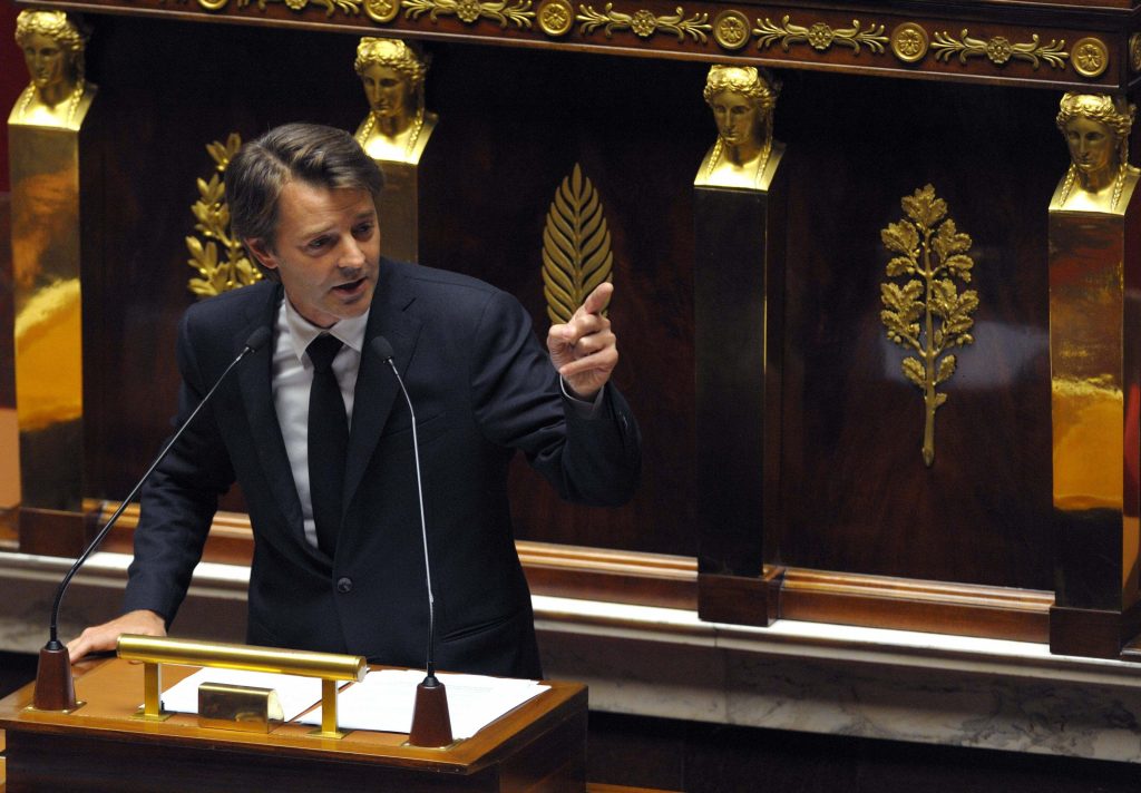 Ο… ευτυχής Μπαρουέν ανακοίνωσε μείωση του ελλείμματος της Γαλλίας
