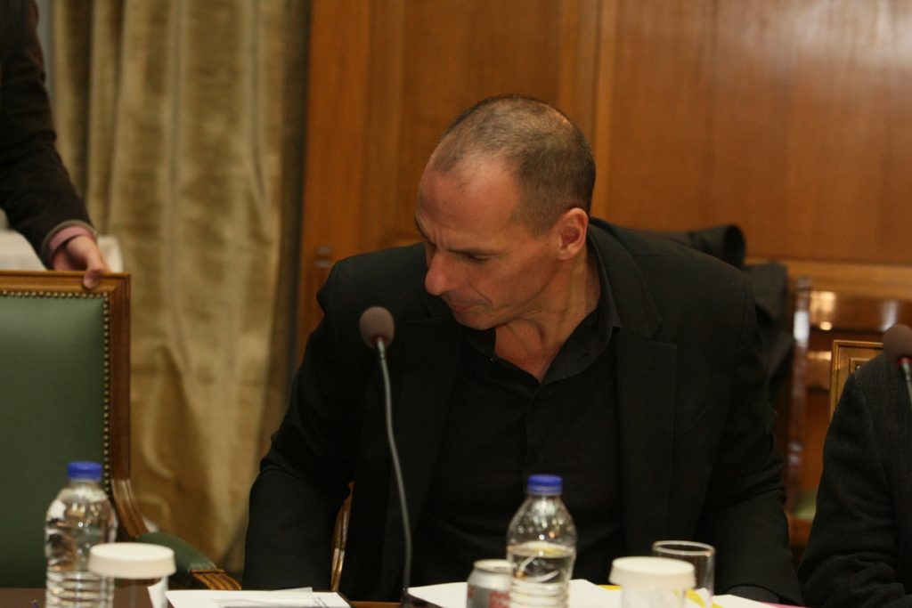 Ο Γ. Βαρουφάκης διέψευσε πως είχε οποιαδήποτε επικοινωνία με τους θεσμούς