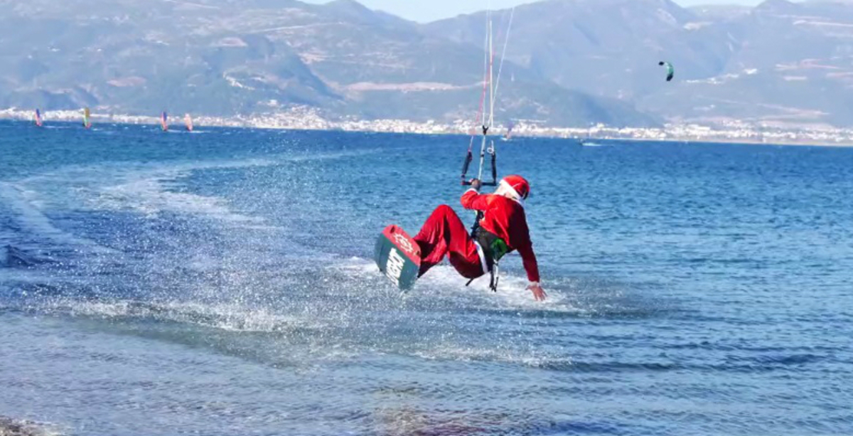 DAB Άγιος Βασίλης από την Αχαΐα ξέρει από κόλπα στο… kitesurfing [vid]