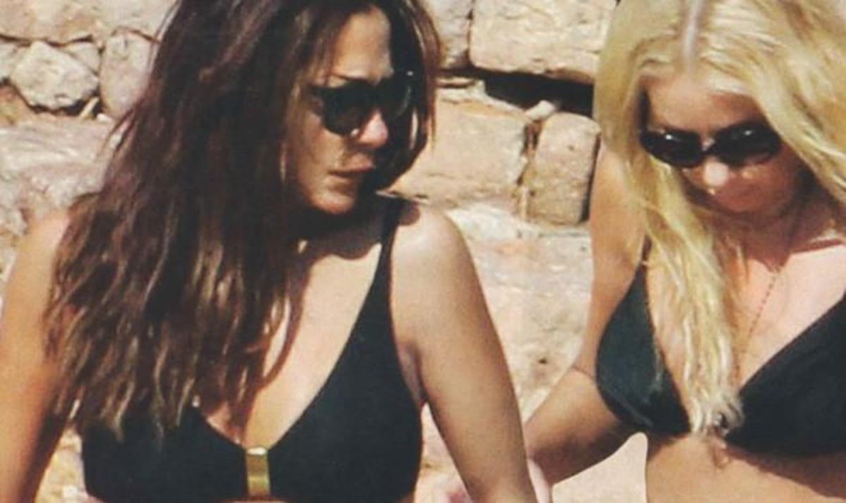 Βανδή και Μαστροκώστα μαζί για μπάνιο, σέξι όσο ποτέ! Φωτό