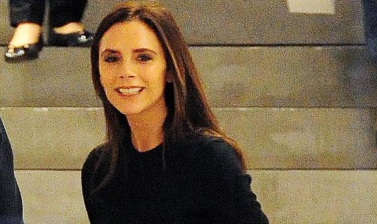 Victoria Beckham: Έγινε πωλήτρια στη μπουτίκ της!