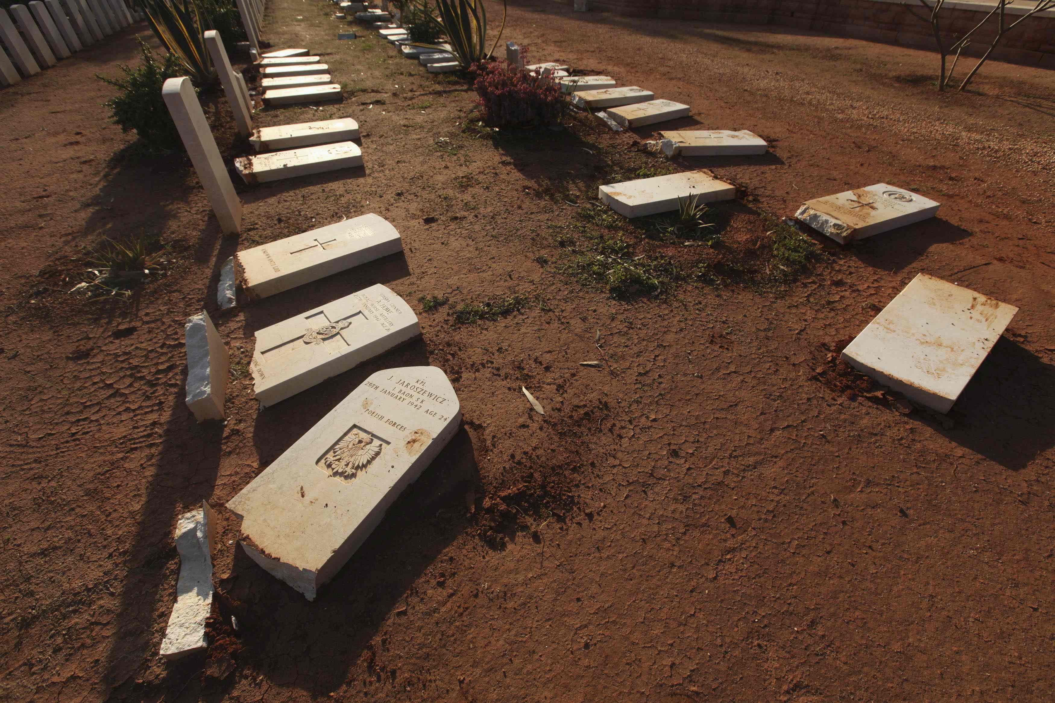 Γης Μαδιάμ το νεκροταφείο του Β’ Παγκοσμίου Πόλεμου στη Βεγγάζη – ΦΩΤΟ και VIDEO