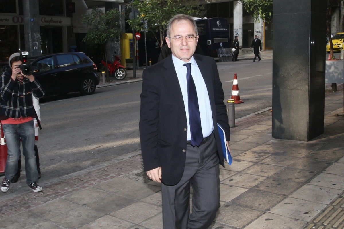 Ο εκπρόσωπος Τύπου του ΠΑΣΟΚ και πρώην ΥΕΘΑ Π.Μπεγλίτης…ξαναχτυπά!