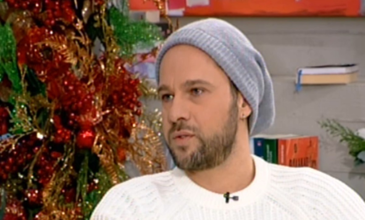 Μέμος Μπεγνής: «Δεν θα δηλώσω τι είμαι online»