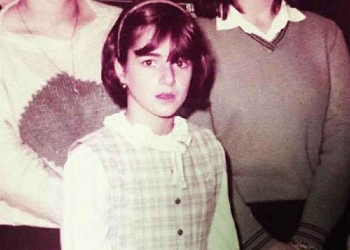 Αγνώριστη στα παιδικά της χρόνια η διάσημη Ελληνίδα παρουσιάστρια