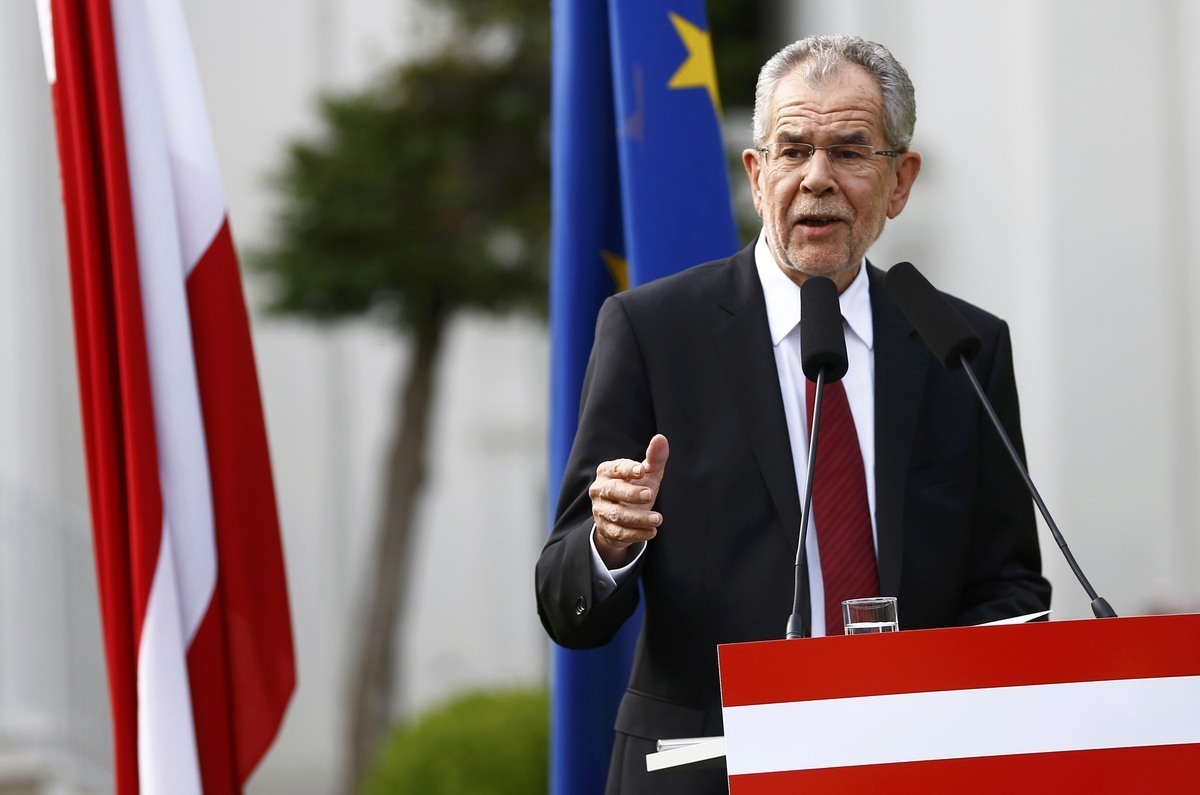 Τη νίκη του Μπέλεν στις προεδρικές εκλογές στην Αυστρία χαιρετίζει ο ΣΥΡΙΖΑ