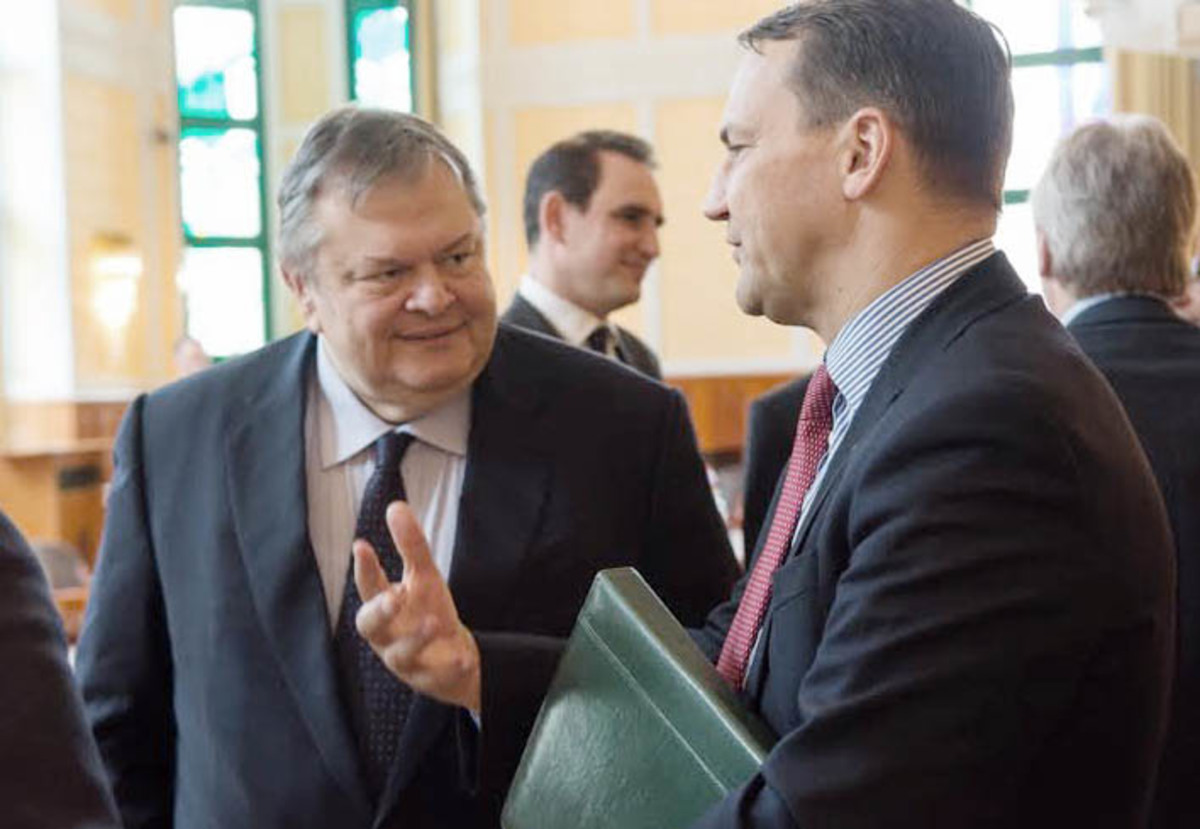 Βενιζέλος: Προέχει η αποτροπή της χρεοκοπίας στην Ουκρανία και η διατήρηση της συνοχής της χώρας