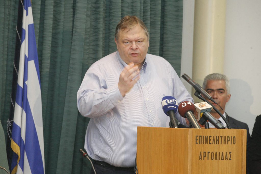 Ευ. Βενιζέλος: Οι πολίτες να αποφασίσουν με ηρεμία, ωριμότητα και ευθύνη
