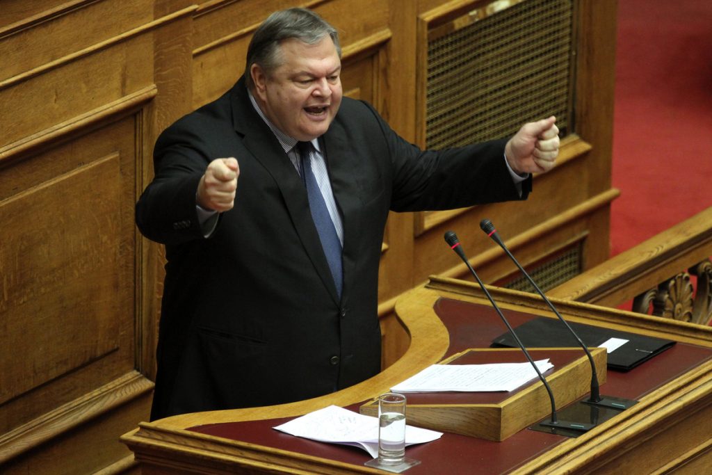 Βενιζέλος: Θα μείνω στην Βουλή γιατί είναι χρήσιμη η παρουσία μου