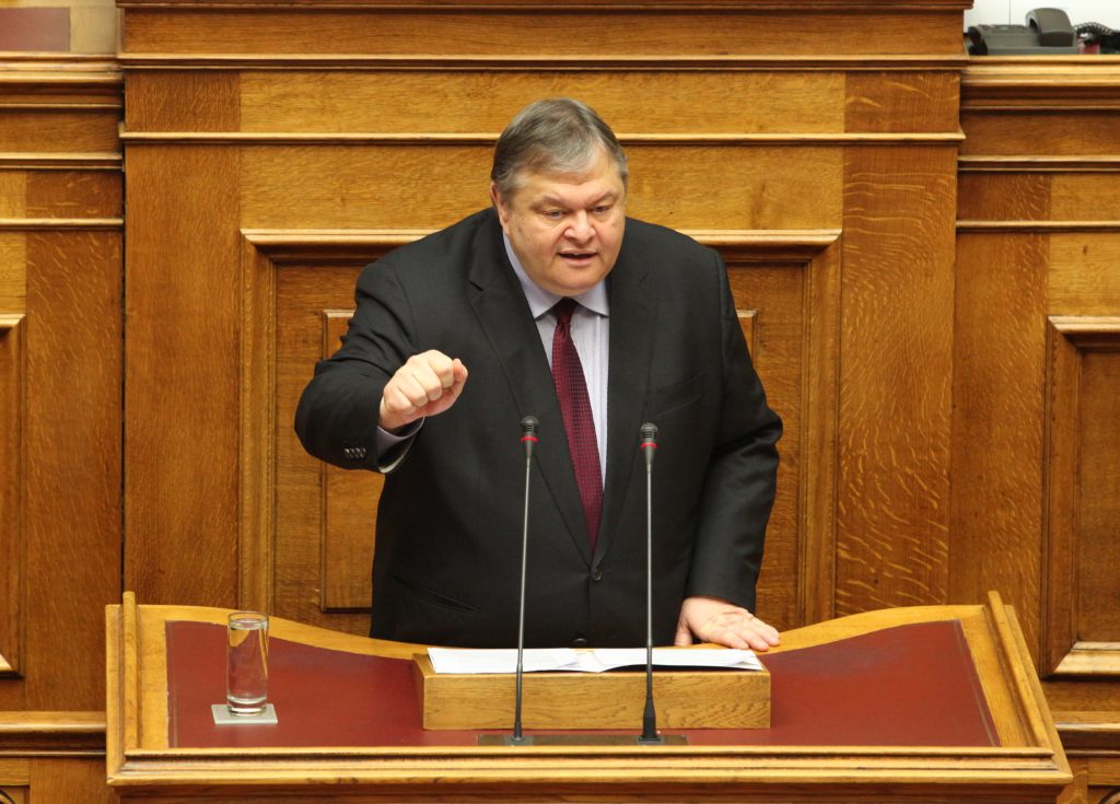 Βενιζέλος: Ο Σαμαράς δεν λέει τίποτα για τις ευθύνες του